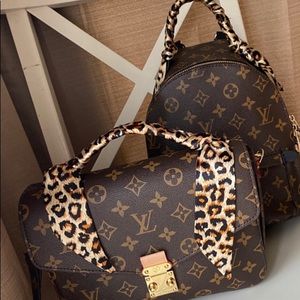 Purse scarf  twilly handle covers set 2 leopard